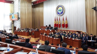 Депутаты Кыргызстана завернули закон об «иноагентах» после того, как член провластной партии убрала из него все поправки, кроме своих